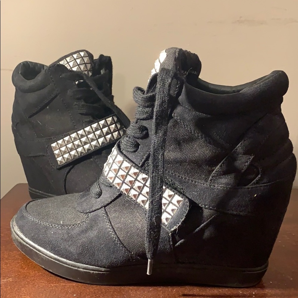 Sneaker heels